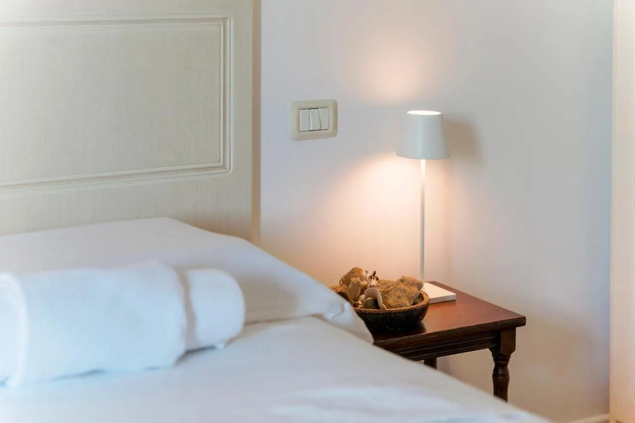 Quiet Place Close To City Center Desenzano del Garda Italy